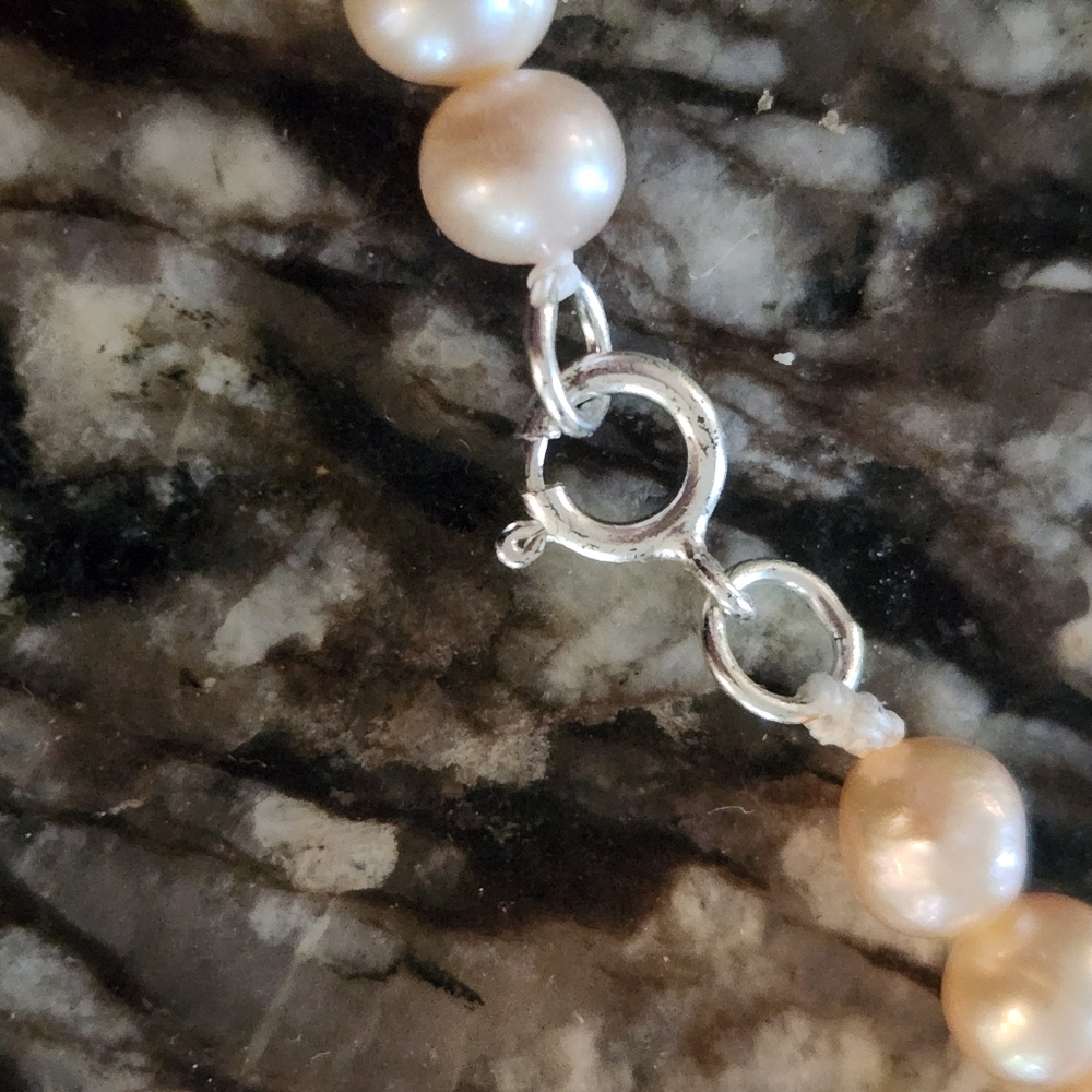 Pink Pearl Necklace With Clasp - Picture 3 of 5